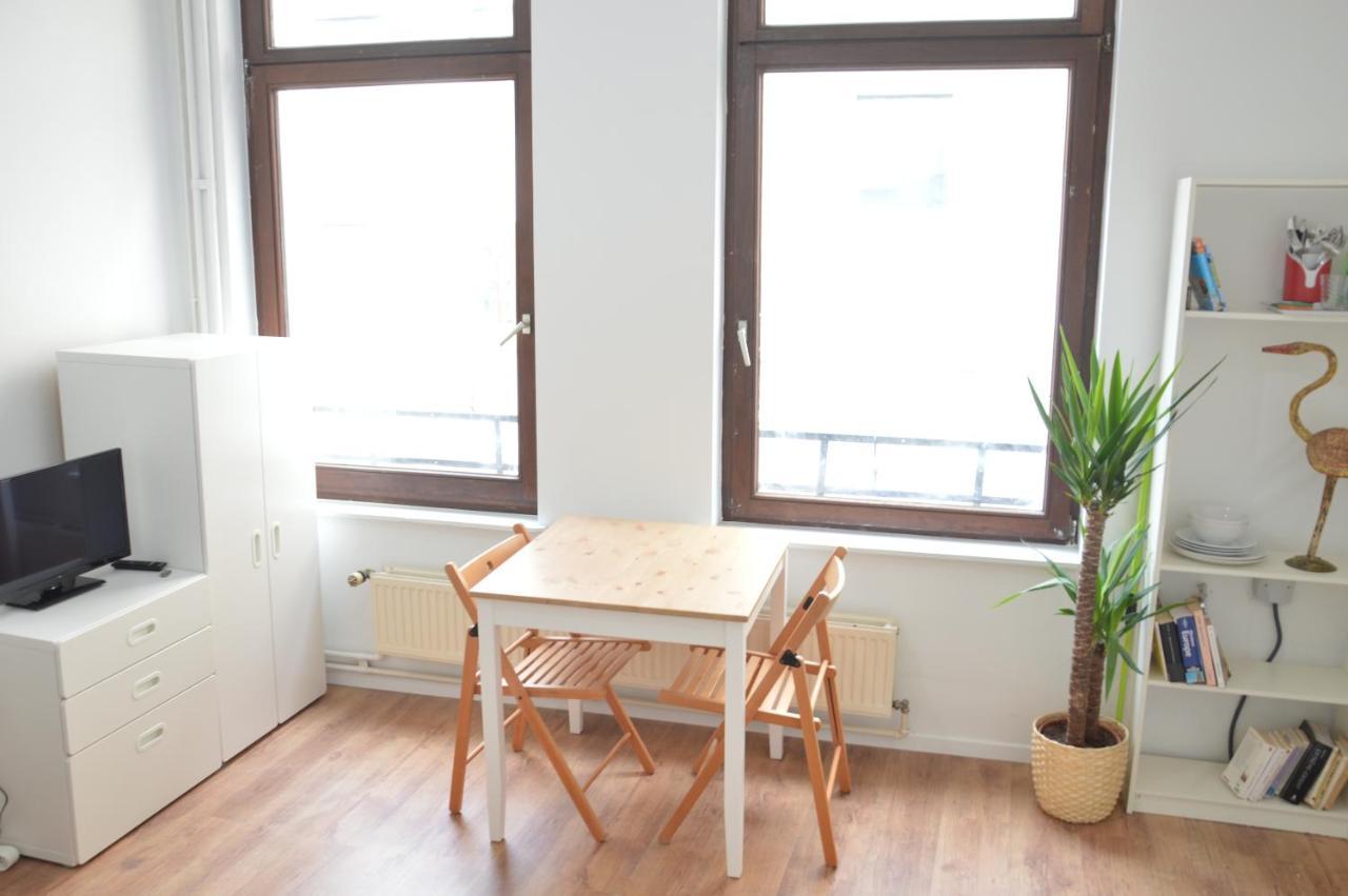 Appartement Awesome Studio In Marolles à Bruxelles Extérieur photo